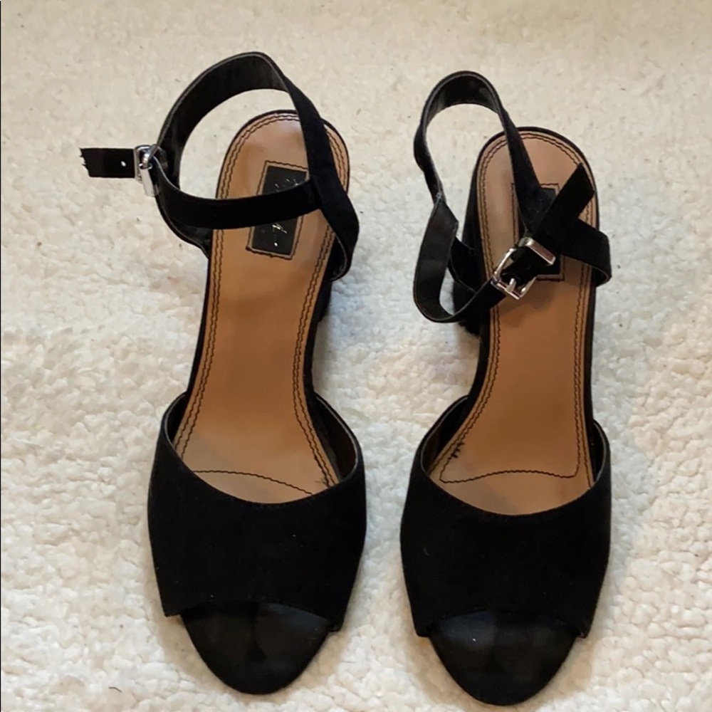 Mari A black heels